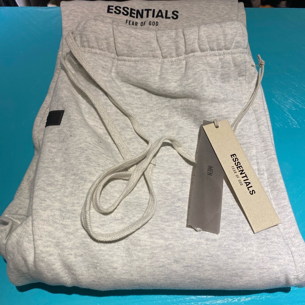 Essentials Fear of God Sweatpants in Gray